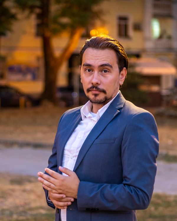 Younal Zobu